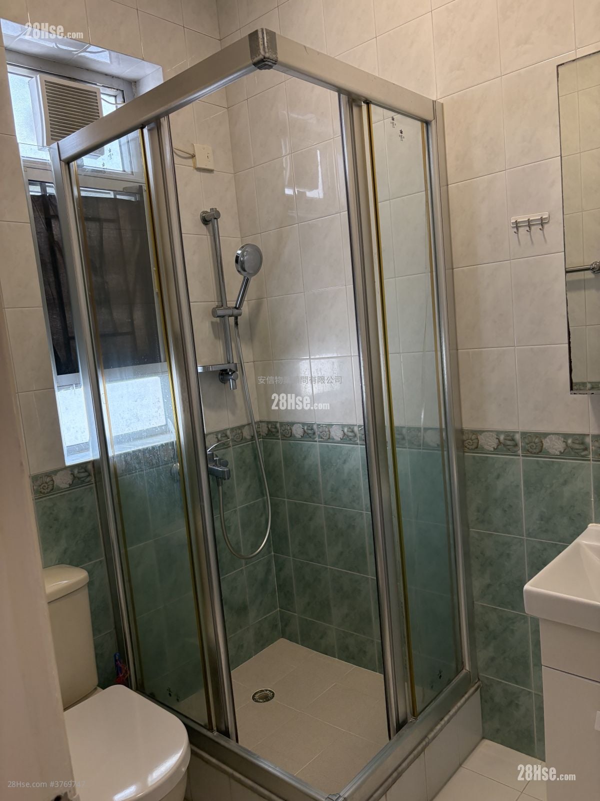 紫兰别墅 租盘 4 房 , 2 浴室 992 平方尺