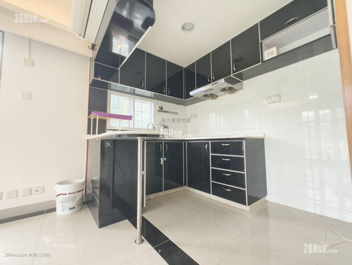 村屋 租盘 3 房 , 1 浴室 700 平方尺