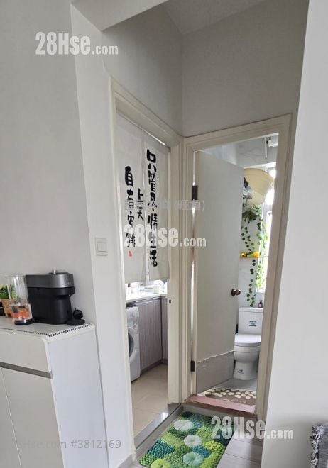 Hung Kwong Building Sell 2 Bedrooms , 1 Bathroom 412 ft²