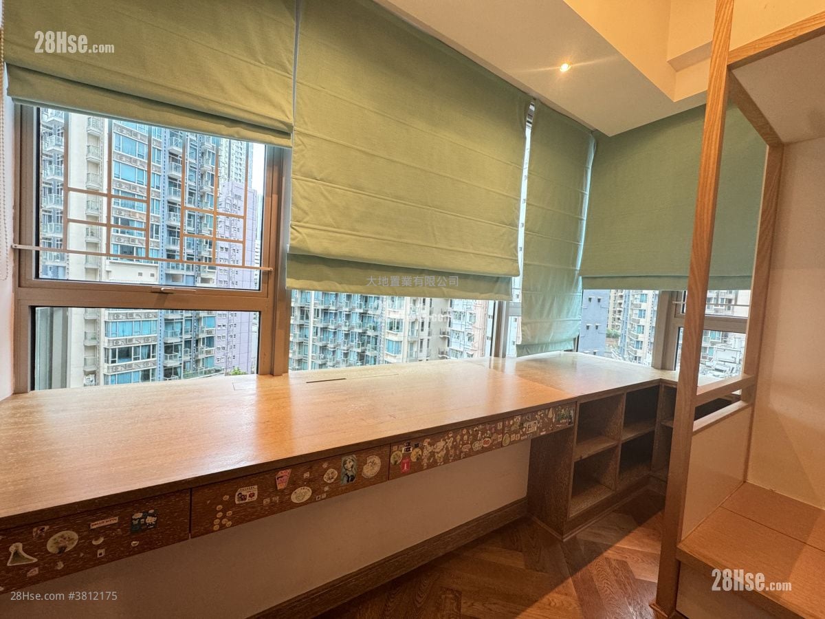 The Avenue Rental 2 Bedrooms 760 ft²