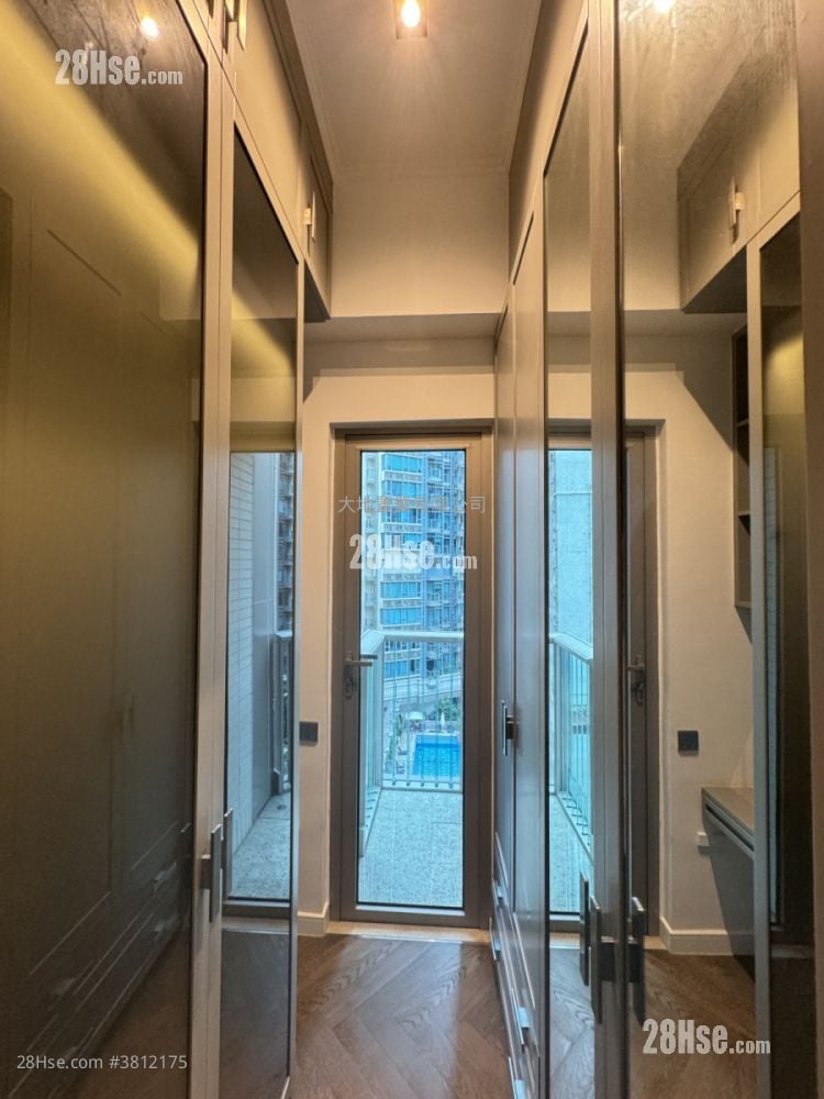 The Avenue Rental 2 Bedrooms 760 ft²