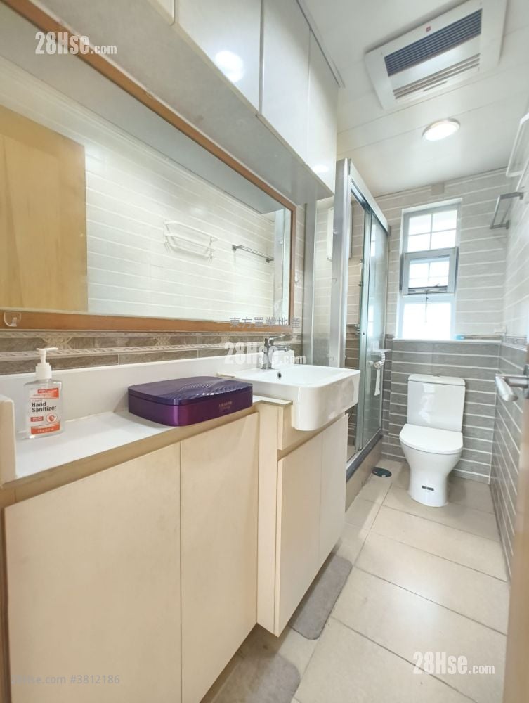 村屋 租盘 3 房 , 1 浴室 700 平方尺