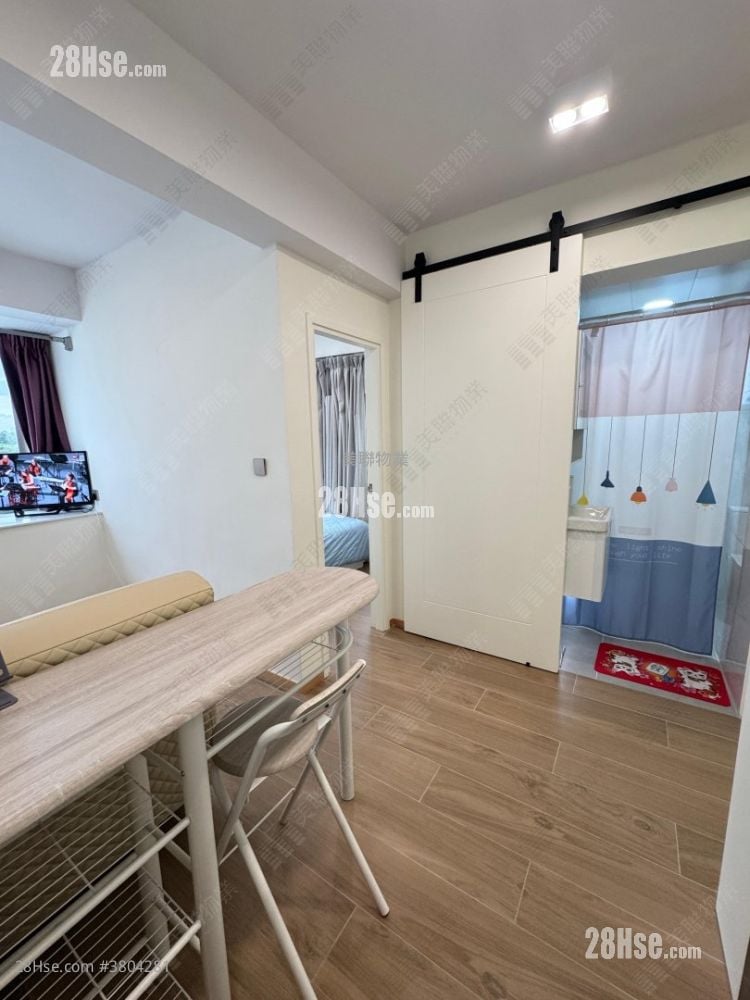 Man Bo Building Sell 2 Bedrooms 254 ft²