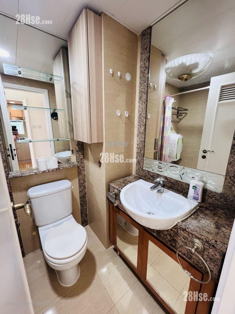 傲云峰 租盘 2 房 , 1 浴室 452 平方尺