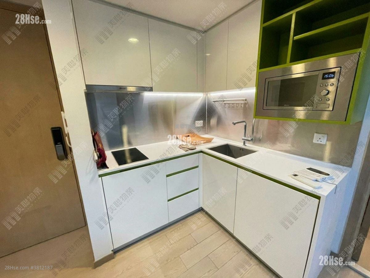 Ori Sell Studio 253 ft²