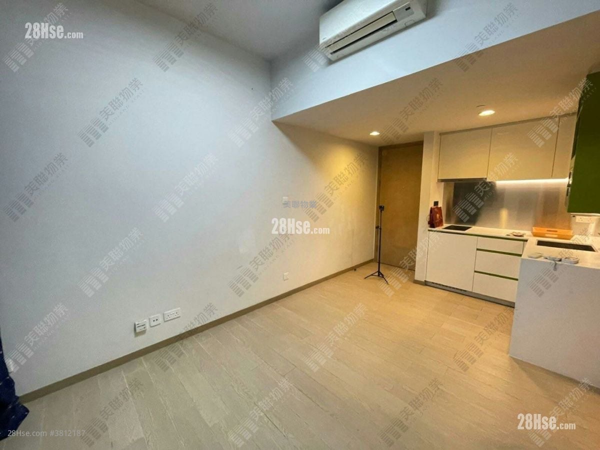 Ori Sell Studio 253 ft²