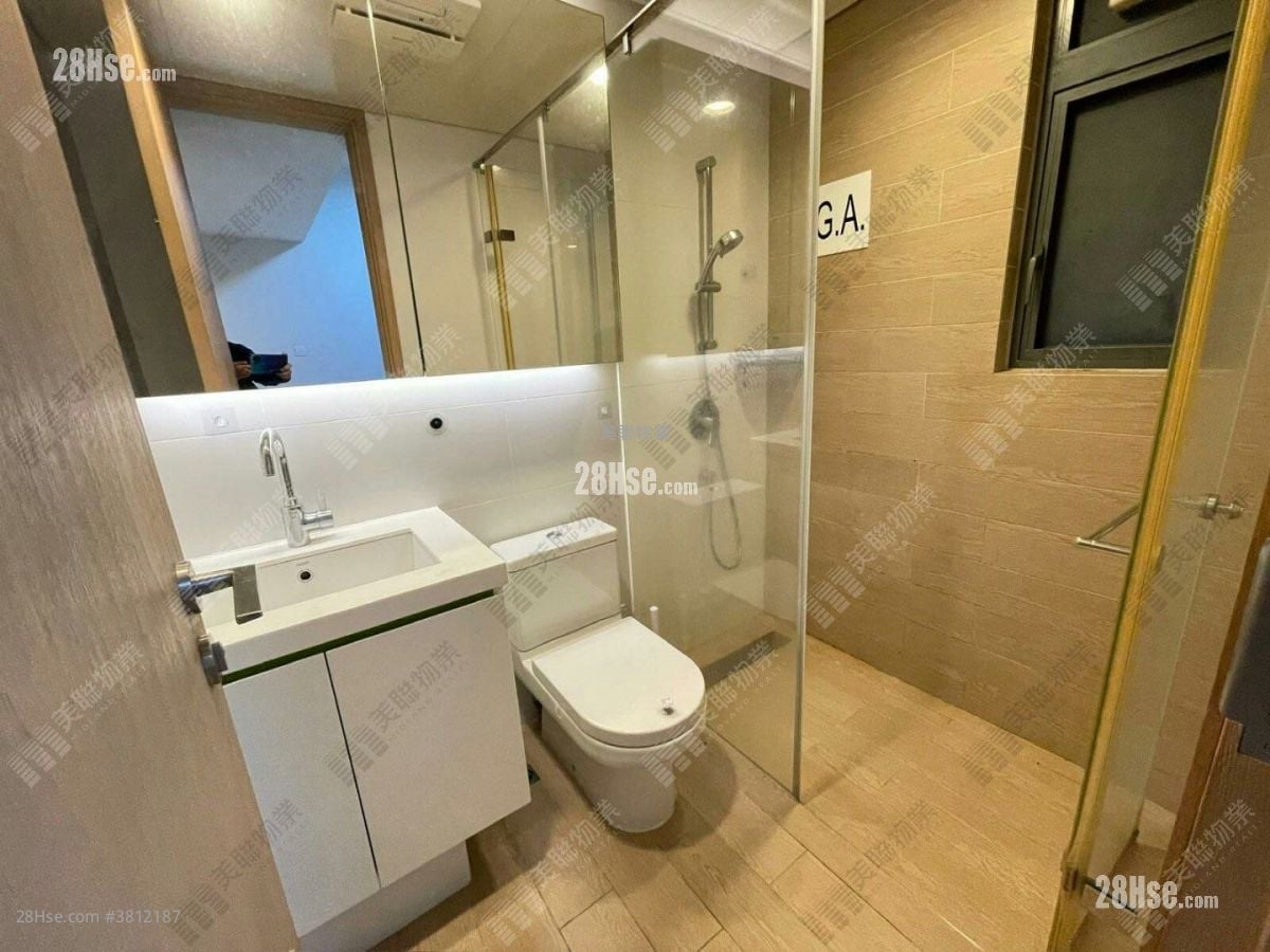 Ori Sell Studio 253 ft²