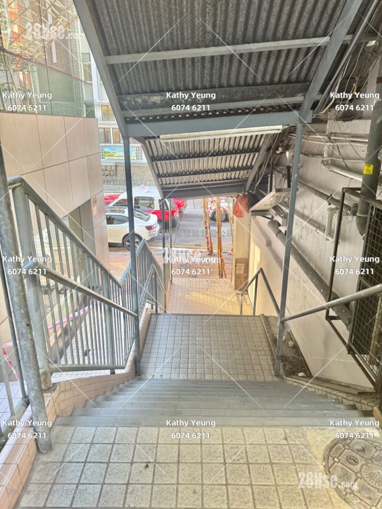 柯士甸道106-108號 Rental 3 Bedrooms , 2 Bathrooms 662 ft²