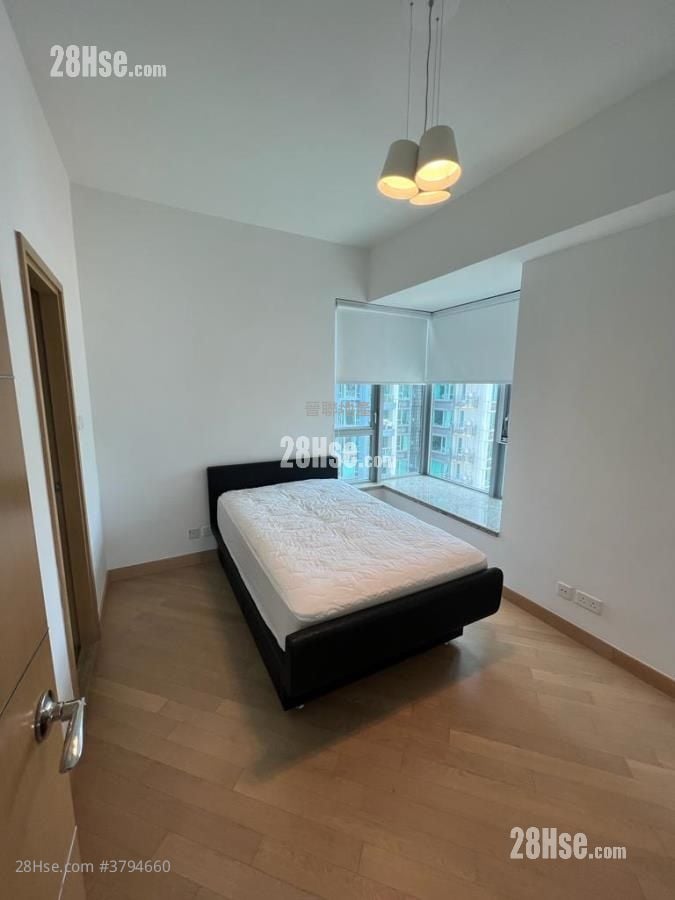 The Riverpark Sell 4 Bedrooms , 3 Bathrooms 1,382 ft²