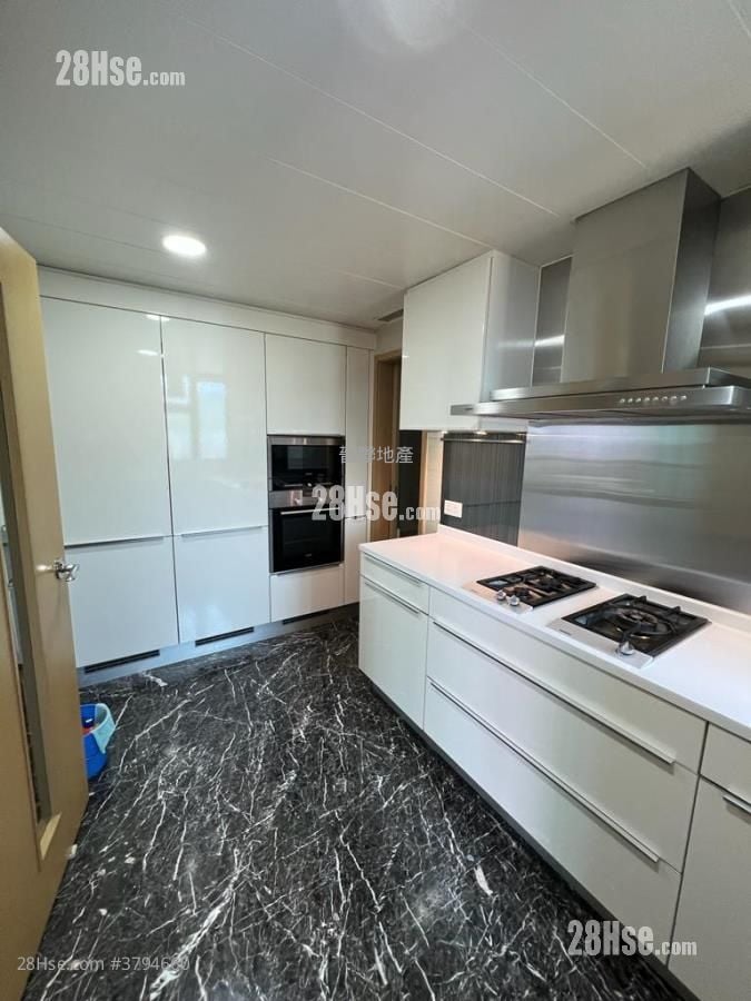 The Riverpark Sell 4 Bedrooms , 3 Bathrooms 1,382 ft²