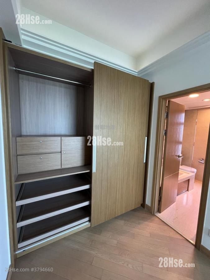 The Riverpark Sell 4 Bedrooms , 3 Bathrooms 1,382 ft²