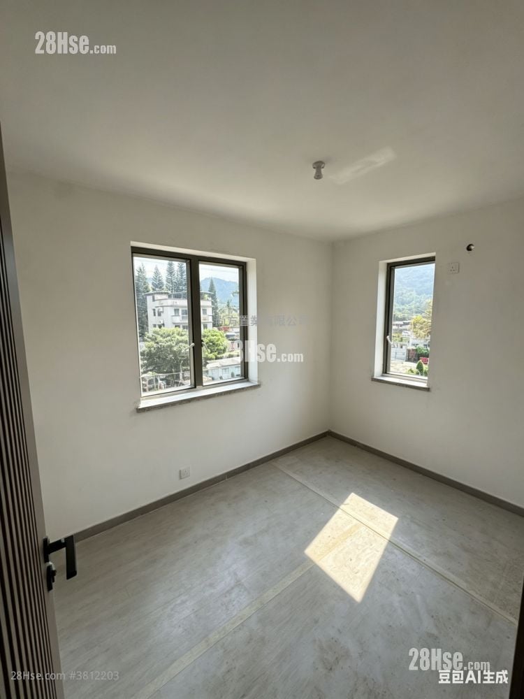 Village Sell 3 Bedrooms , 2 Bathrooms 700 ft²