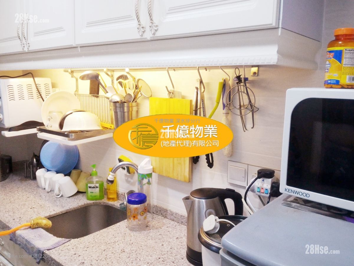 Golden Court Sell 2 Bedrooms 329 ft²