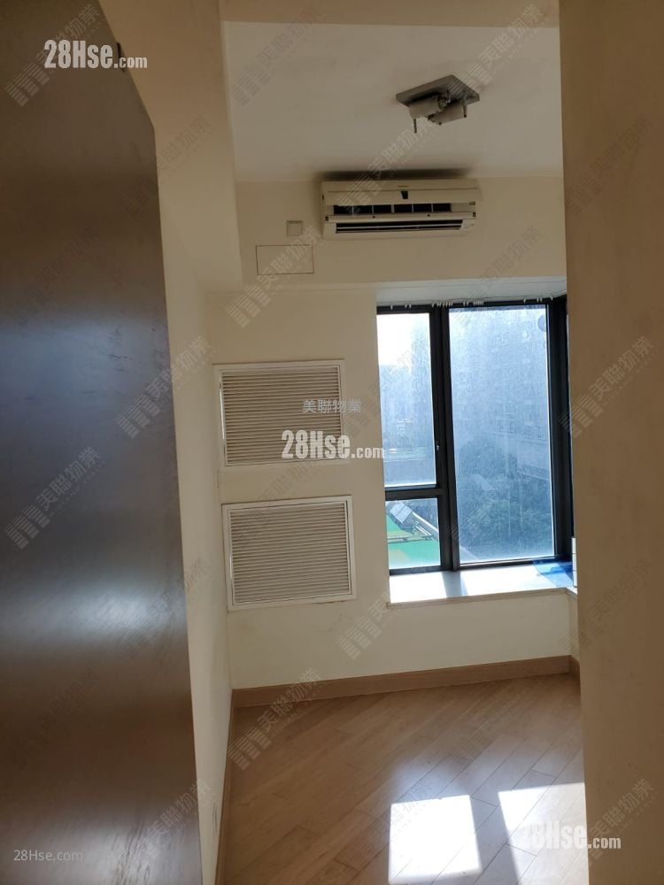 Yoho Midtown Rental 901 ft²