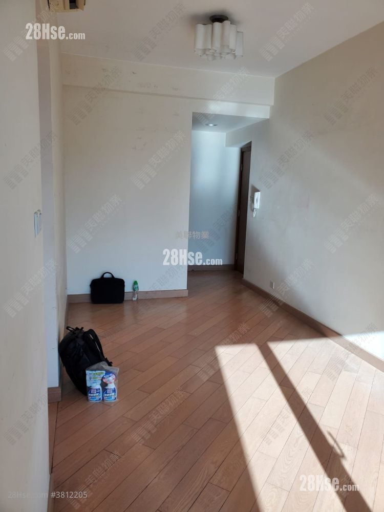 Yoho Midtown Rental 901 ft²