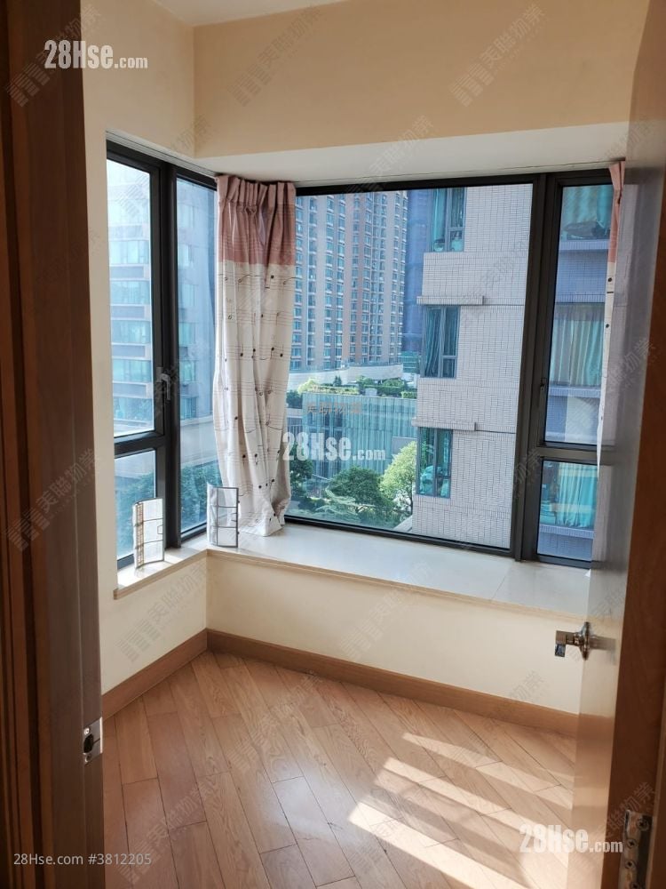 Yoho Midtown Rental 901 ft²