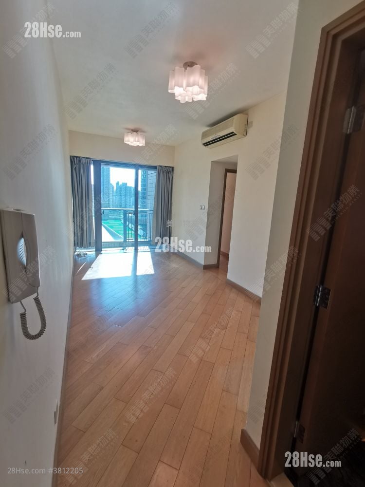 Yoho Midtown Rental 901 ft²