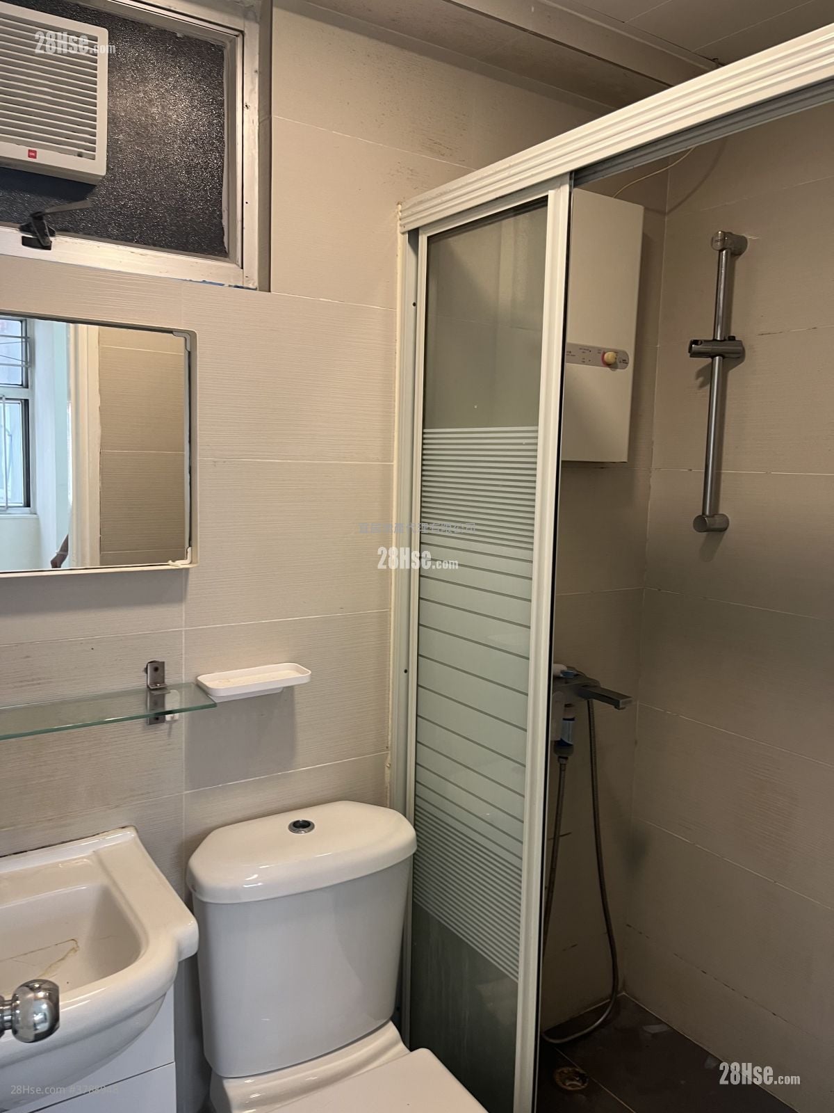 Manor Centre Rental 2 Bedrooms , 1 Bathroom 310 ft²