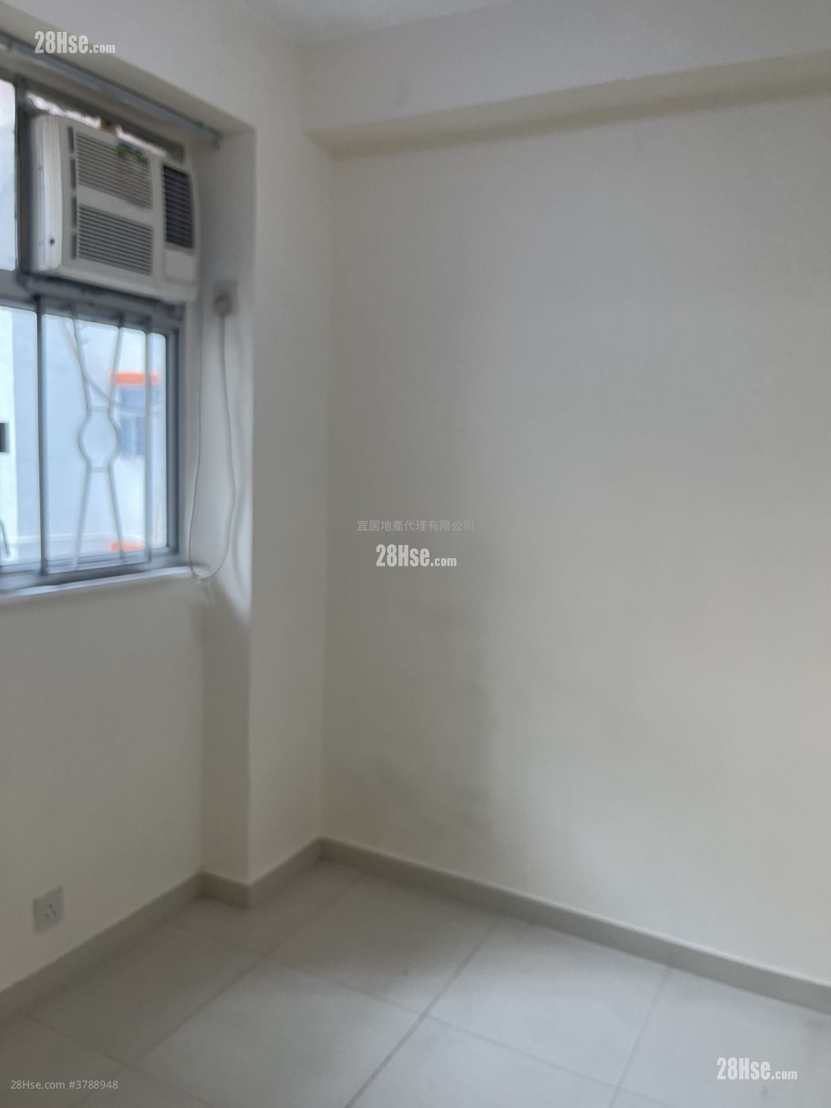 Manor Centre Rental 2 Bedrooms , 1 Bathroom 310 ft²