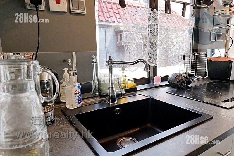 Village Sell 1 Bedroom , 1 Bathroom 425 ft²