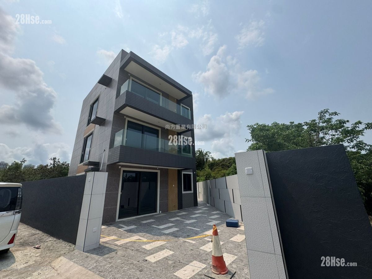 村屋 售盘 3 房 , 2 浴室 700 平方尺