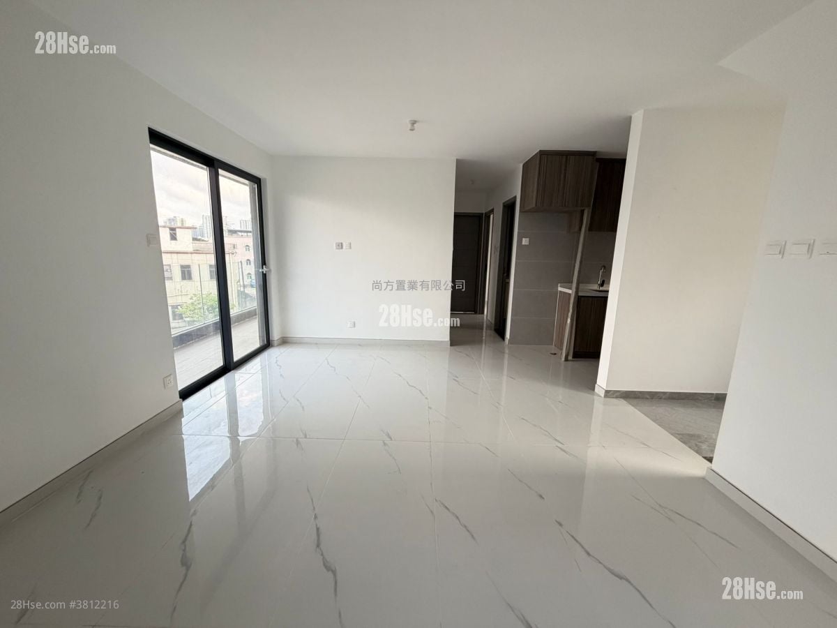 村屋 售盘 3 房 , 2 浴室 700 平方尺