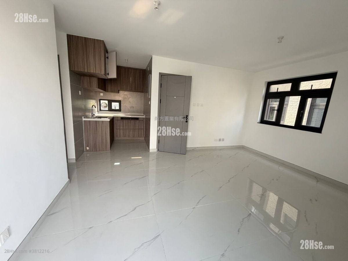 村屋 售盘 3 房 , 2 浴室 700 平方尺