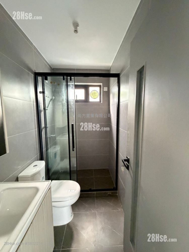 村屋 售盘 3 房 , 2 浴室 700 平方尺