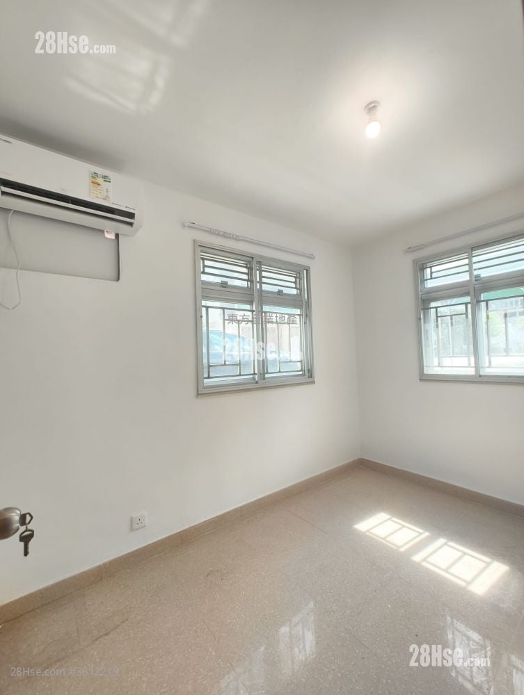 村屋 租盘 3 房 , 1 浴室 700 平方尺