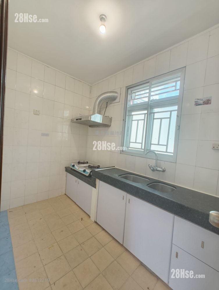 村屋 租盘 3 房 , 1 浴室 700 平方尺