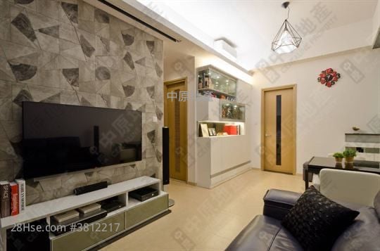 厅: 溱林 售盘 2 房 542 平方尺