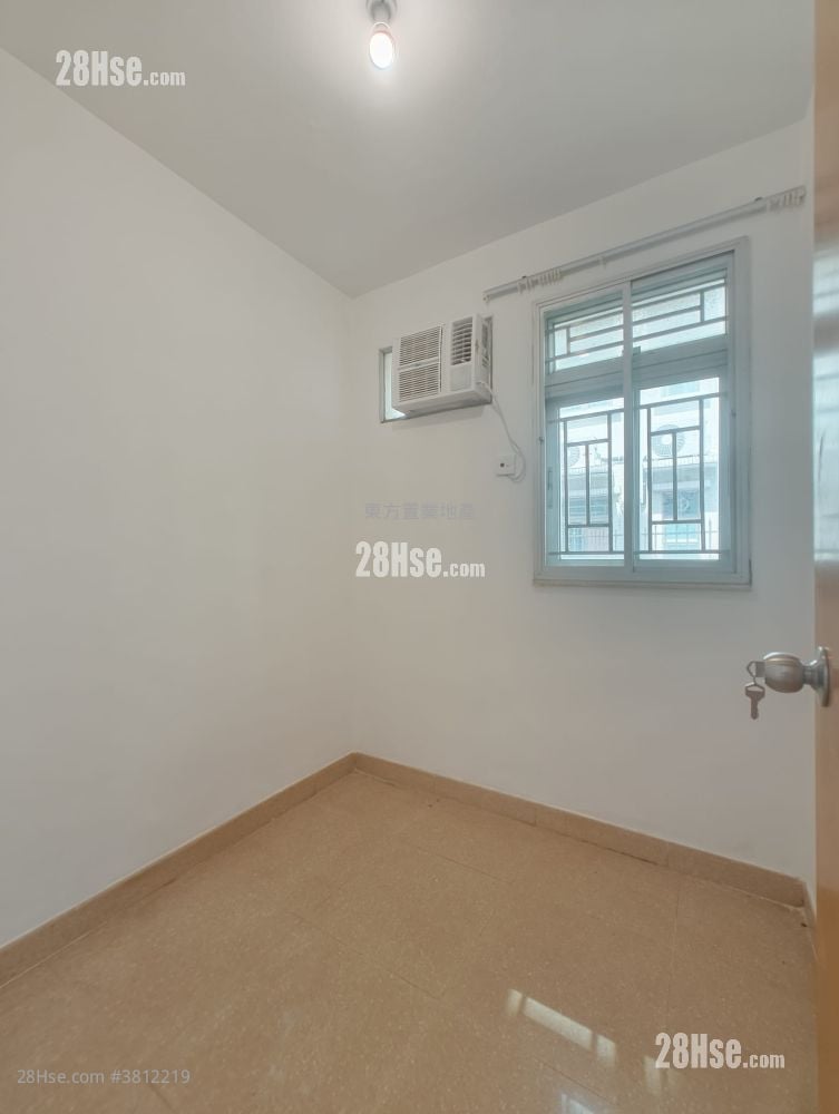 村屋 租盘 3 房 , 1 浴室 700 平方尺