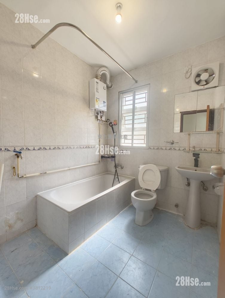 村屋 租盘 3 房 , 1 浴室 700 平方尺