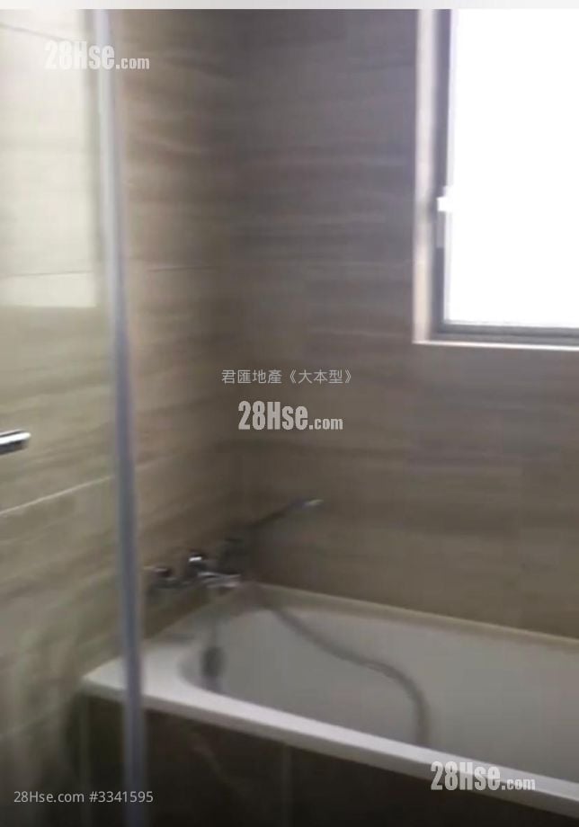 Peninsula East 售盘 4 房 , 2 浴室 999 平方尺