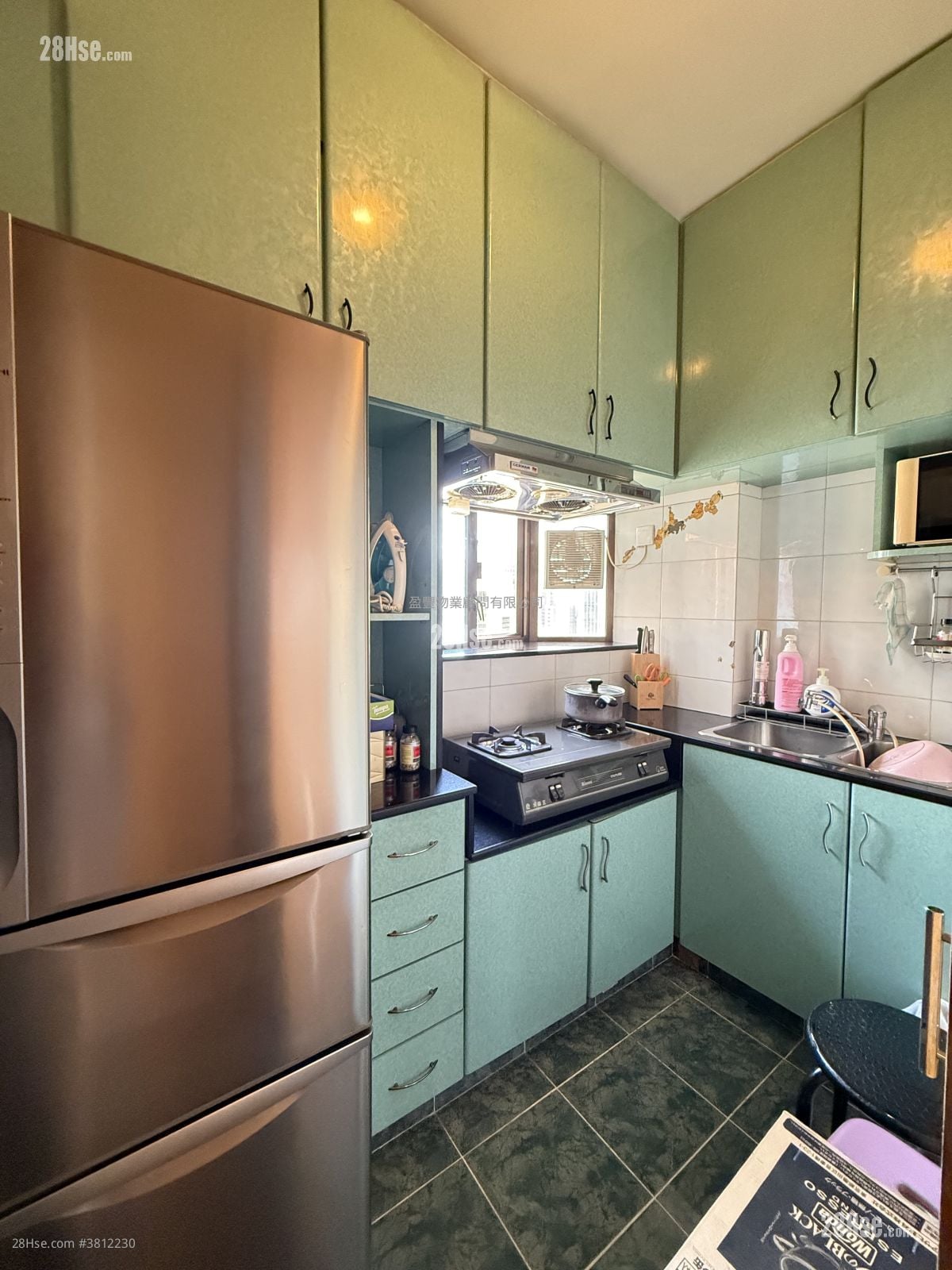 駱克大廈 售盤 2 房 , 1 浴室 552 平方呎