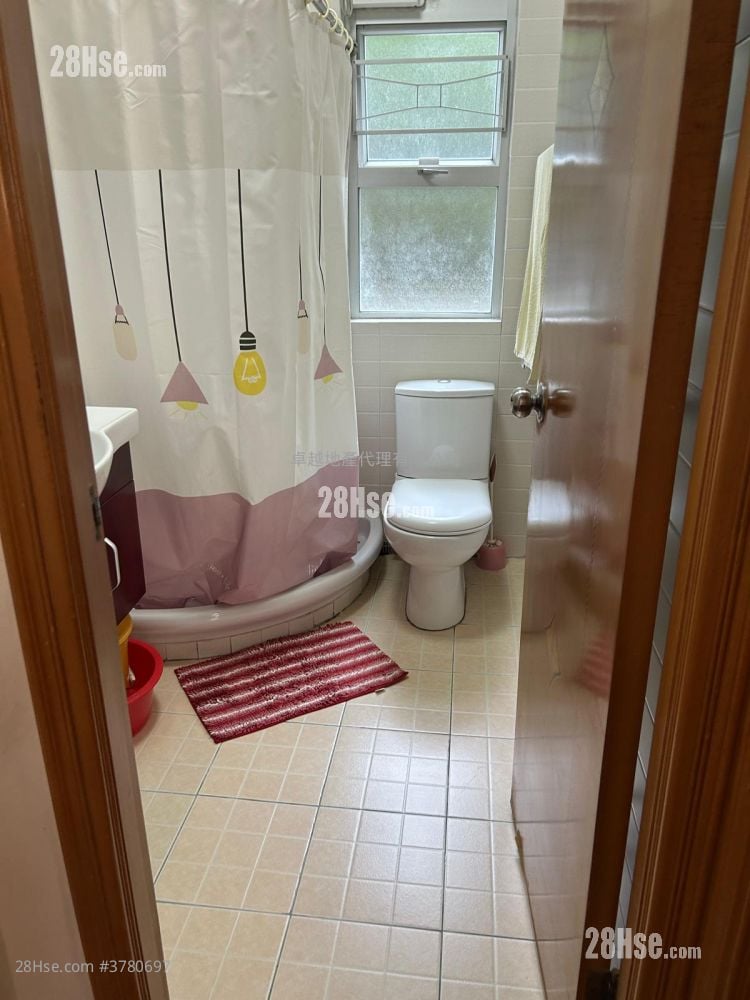 Dragon Court Sell 3 Bedrooms , 2 Bathrooms 1,143 ft²