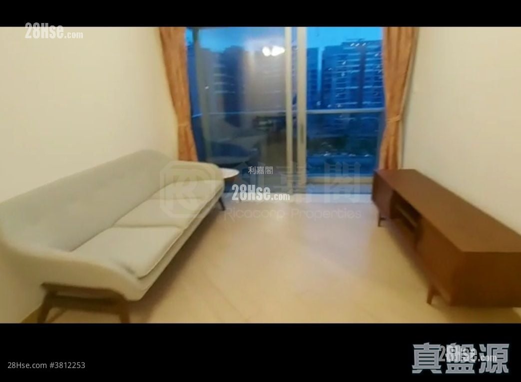 峻峦 售盘 3 房 716 平方尺