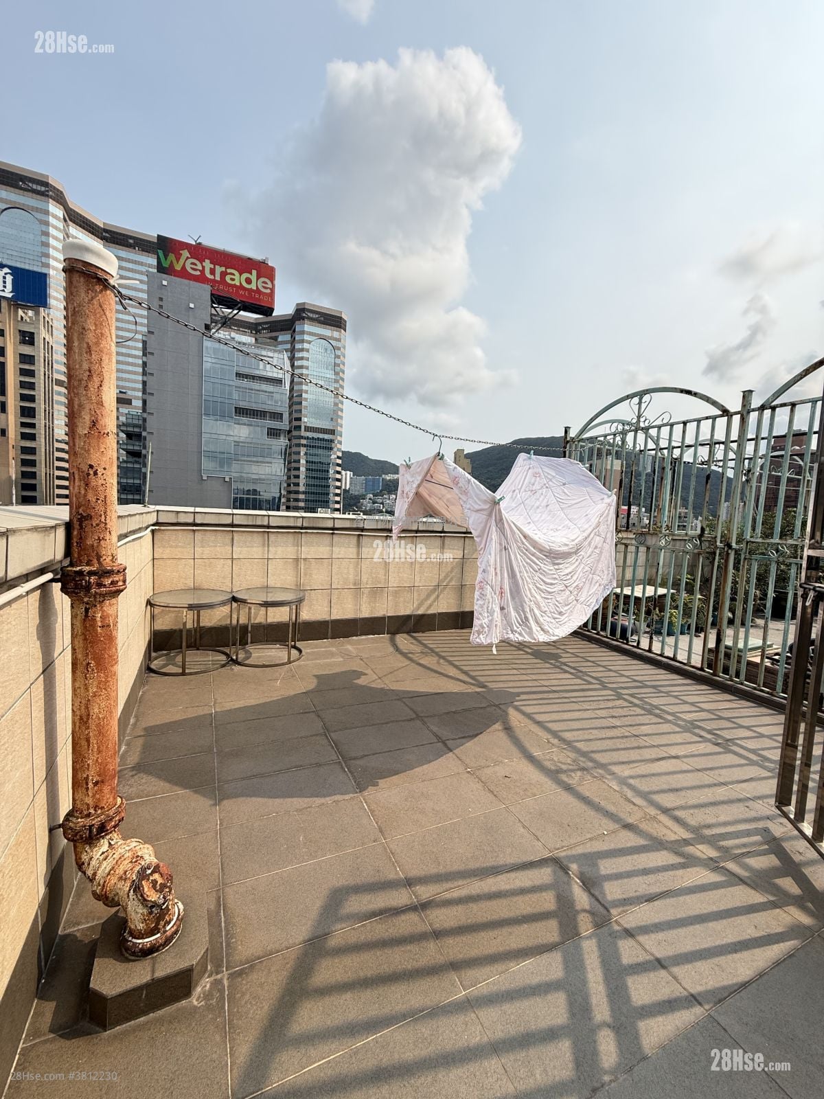 駱克大廈 售盤 2 房 , 1 浴室 552 平方呎