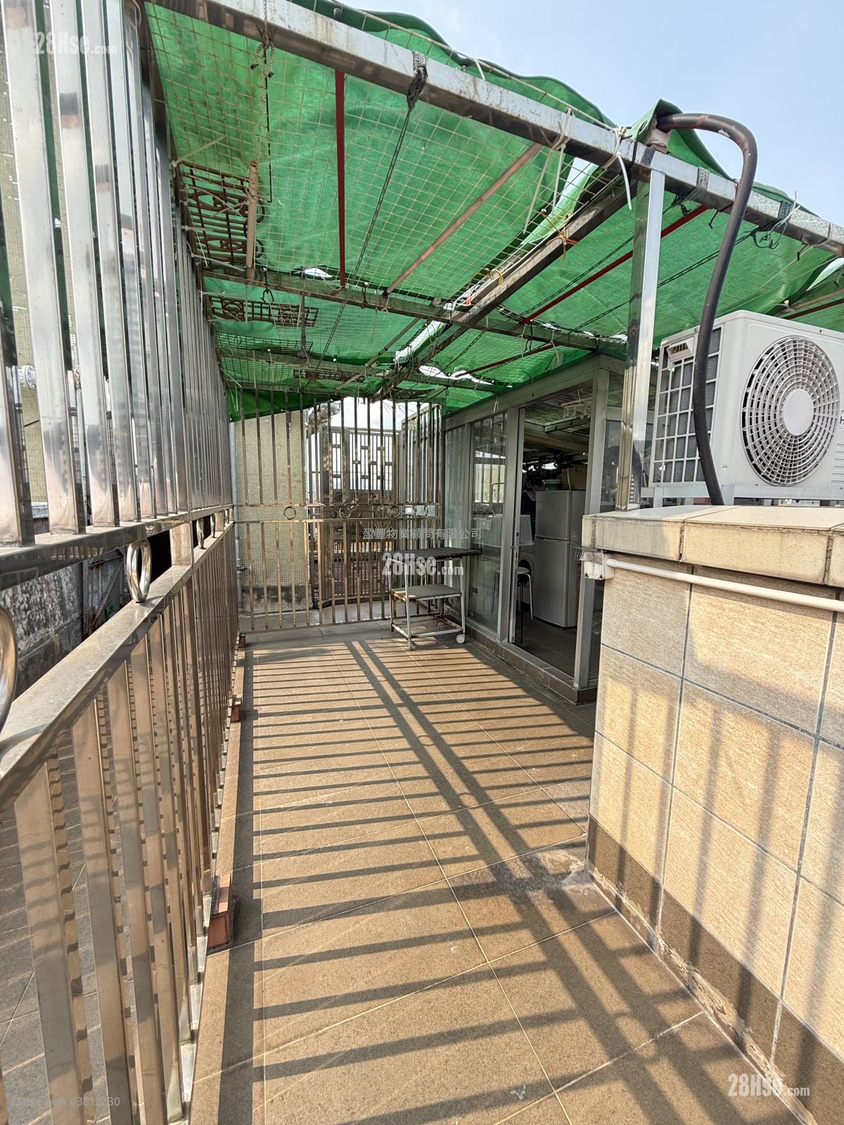 駱克大廈 售盤 2 房 , 1 浴室 552 平方呎