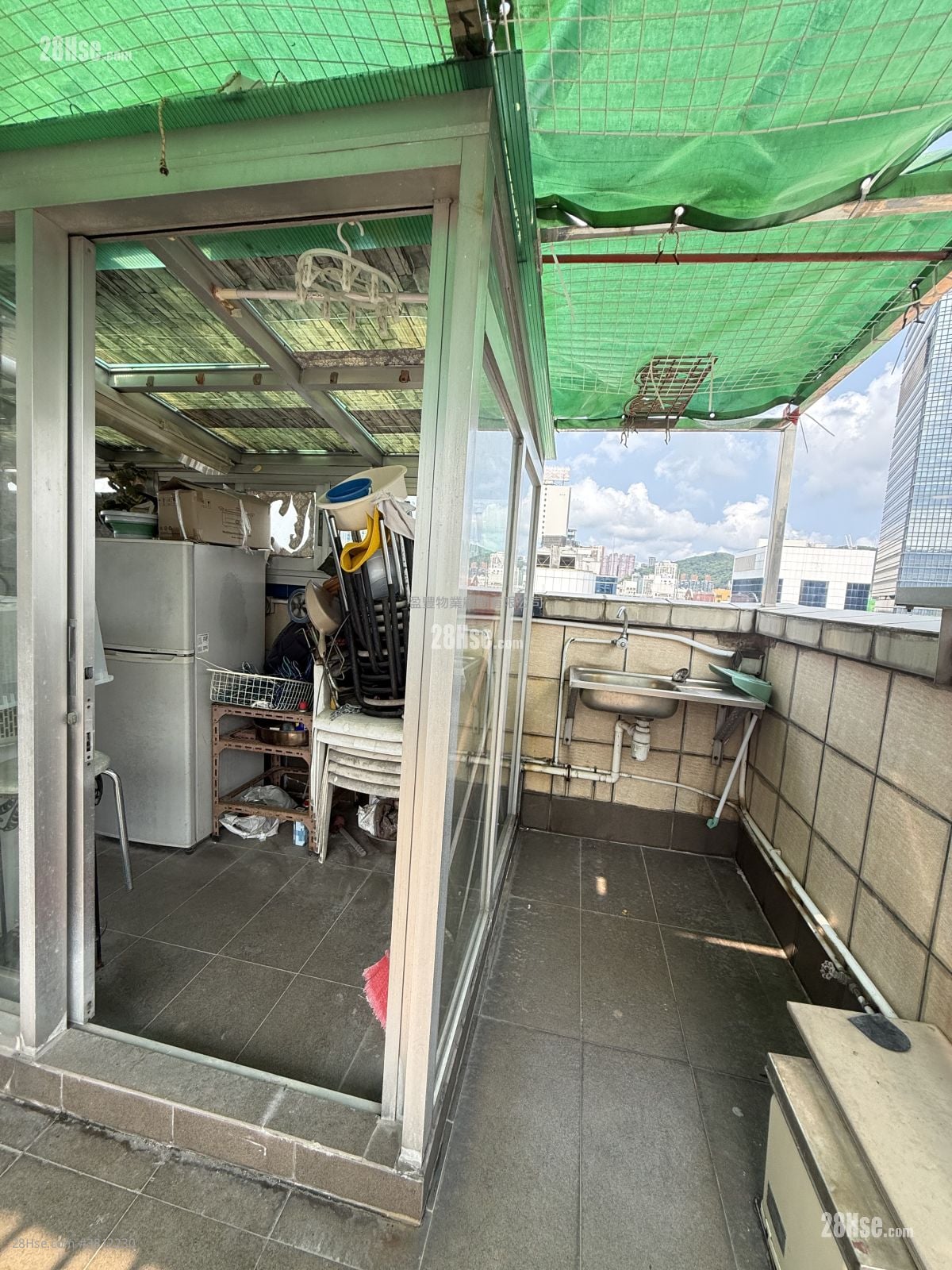 駱克大廈 售盤 2 房 , 1 浴室 552 平方呎