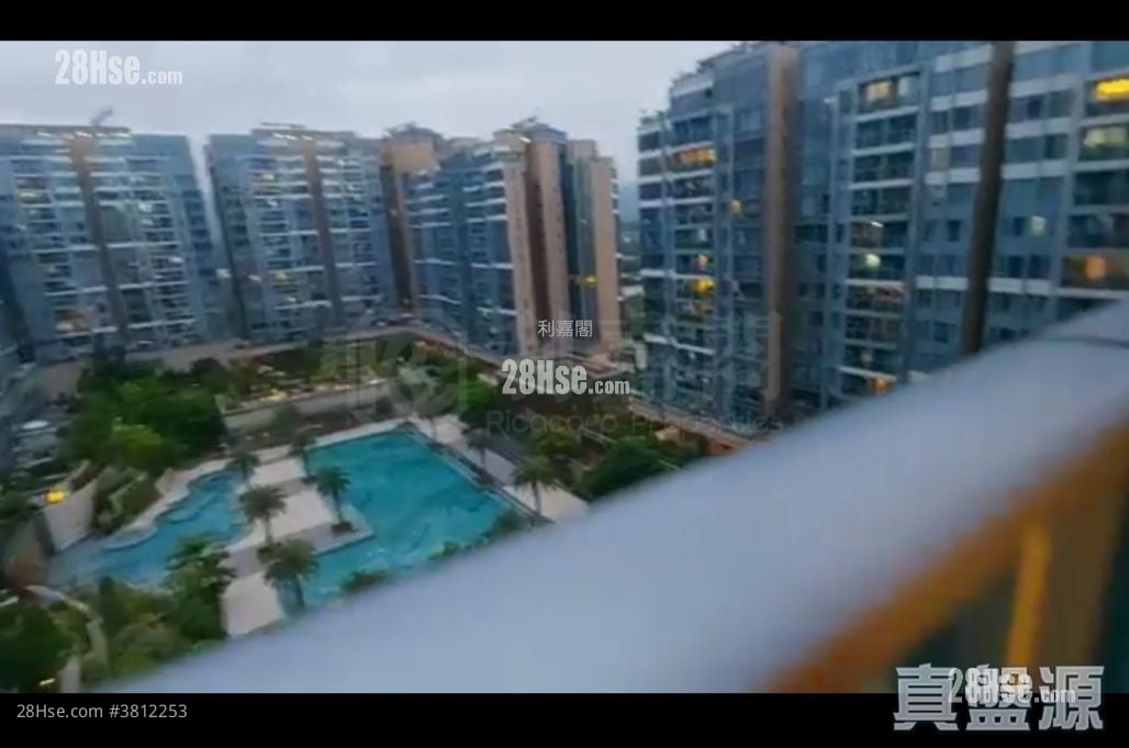 峻峦 售盘 3 房 716 平方尺