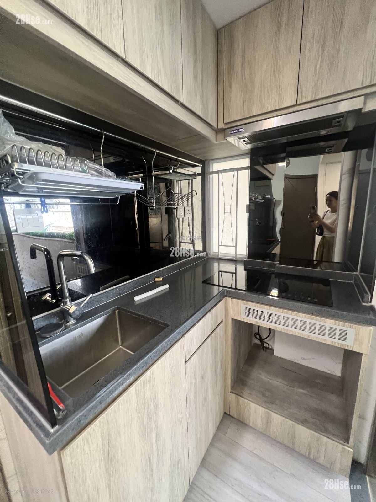 Tong Sing Mansion Rental 300 ft²