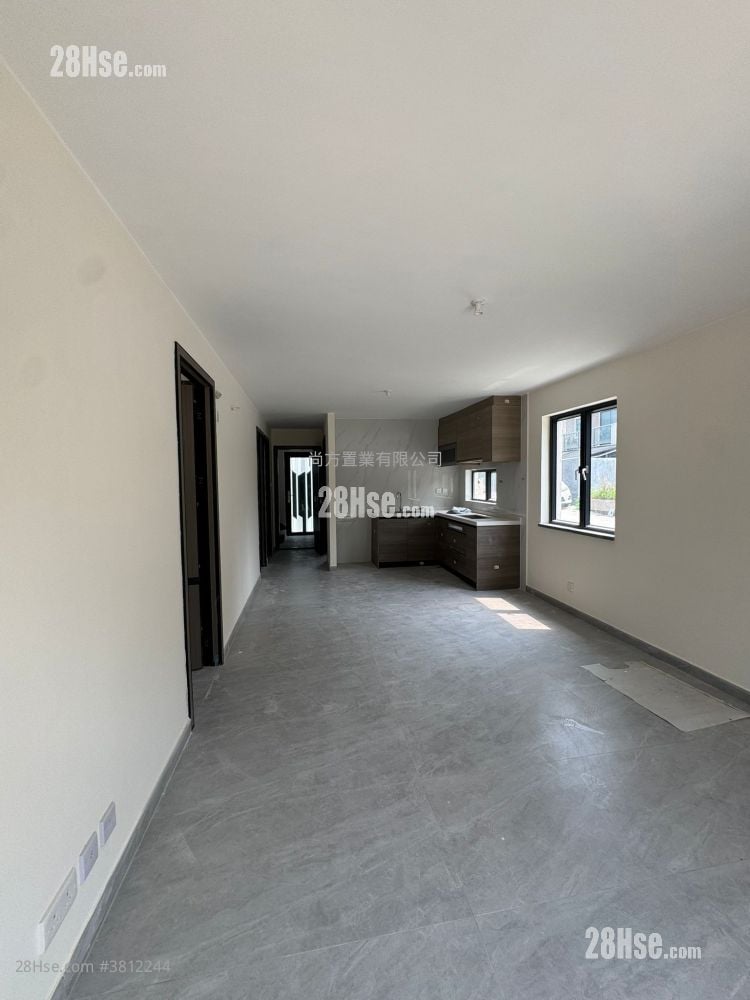 村屋 售盘 3 房 , 2 浴室 700 平方尺