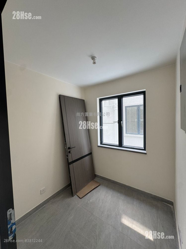 村屋 售盘 3 房 , 2 浴室 700 平方尺