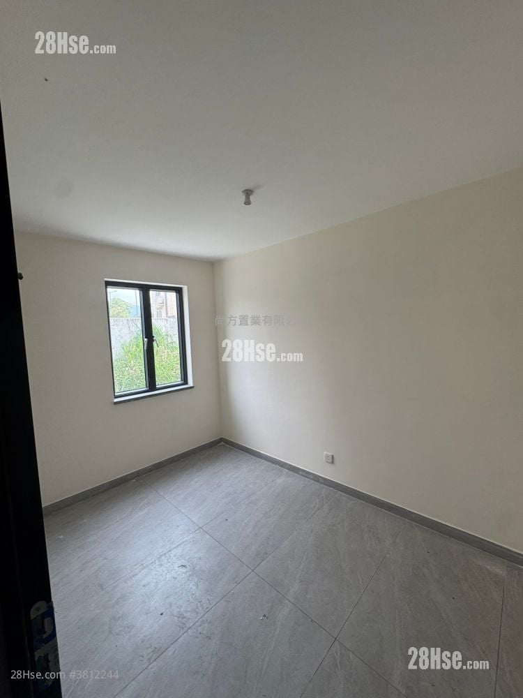 村屋 售盘 3 房 , 2 浴室 700 平方尺