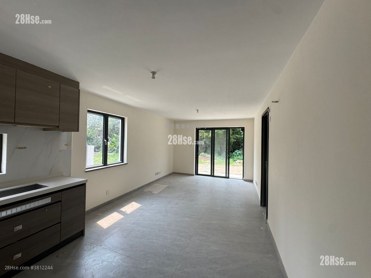 村屋 售盘 3 房 , 2 浴室 700 平方尺