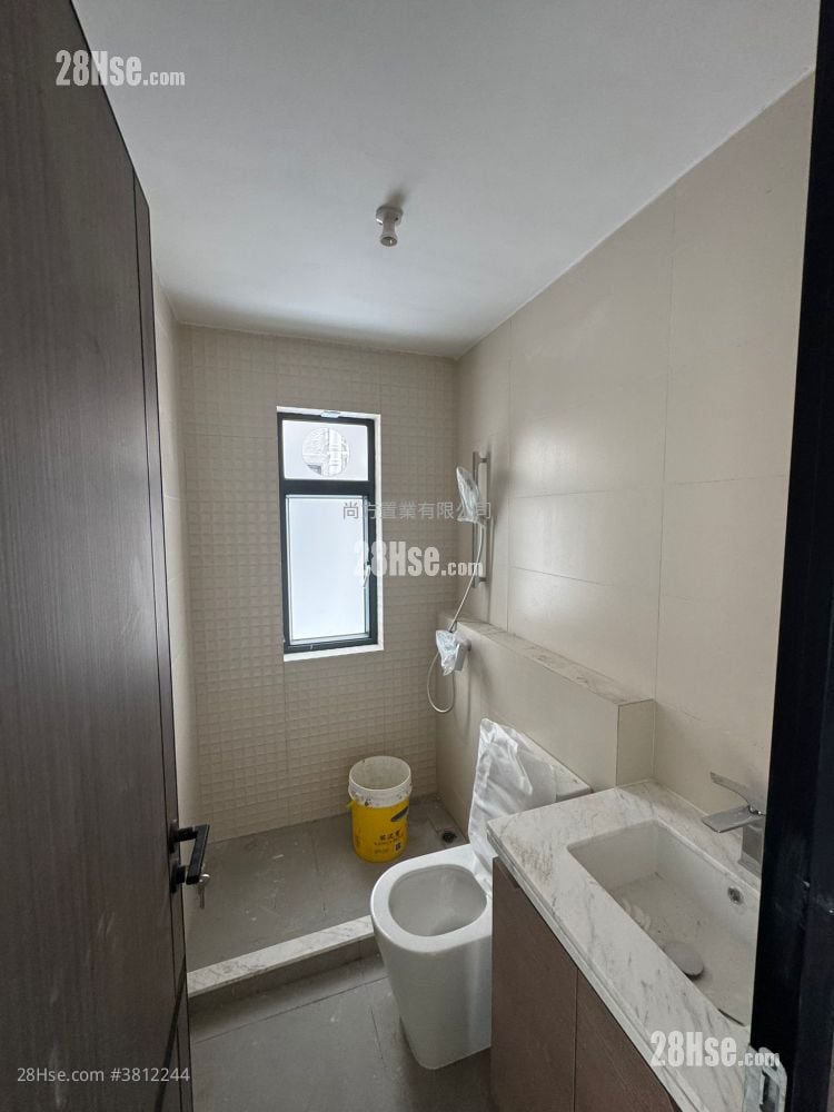 村屋 售盘 3 房 , 2 浴室 700 平方尺