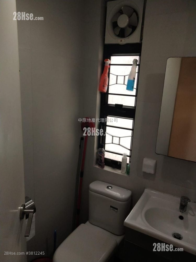 Luk Yeung Sun Chuen Sell 2 Bedrooms , 1 Bathroom 451 ft²
