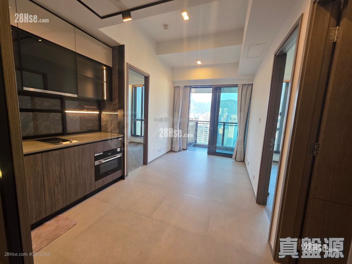 Cullinan Sky Sell 2 Bedrooms 458 ft²