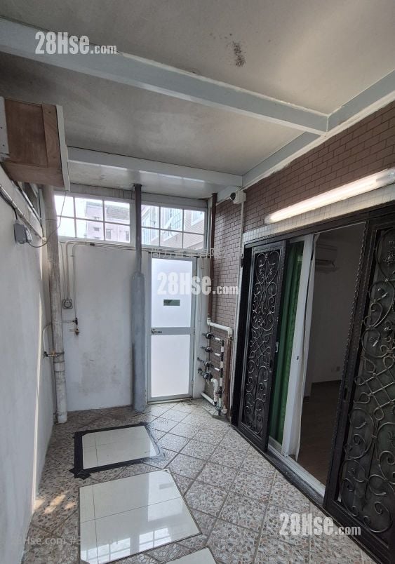 村屋 售盤 2 房 , 1 浴室 700 平方呎